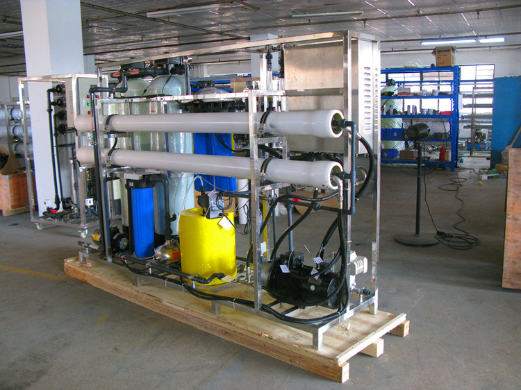 Seawater desalination machine